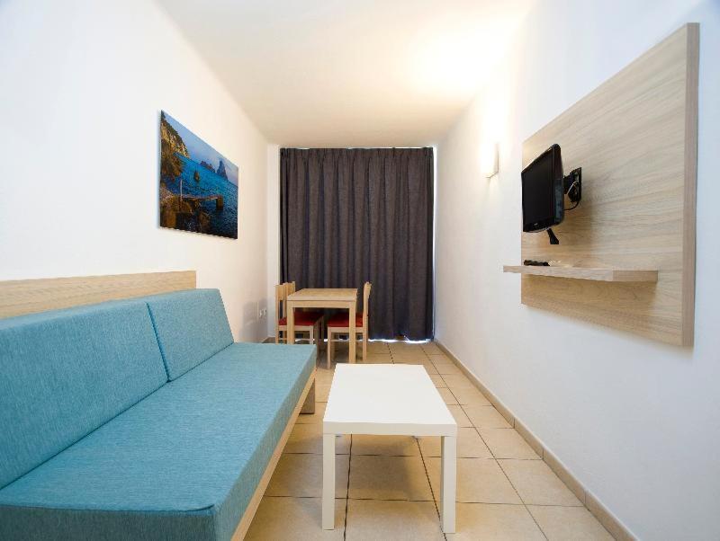Apartamentos Tramuntana San Antonio  Room photo