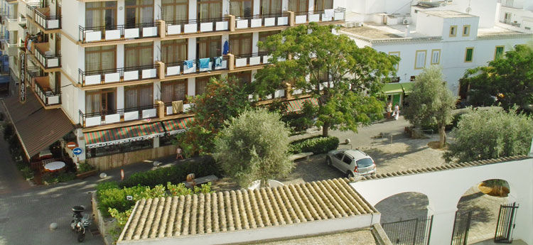 Apartamentos Tramuntana San Antonio  Exterior photo