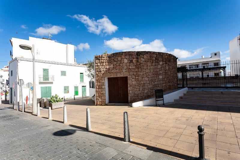 Apartamentos Tramuntana San Antonio  Exterior photo