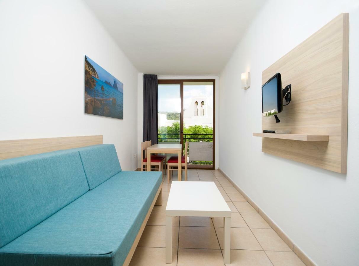 Apartamentos Tramuntana San Antonio  Exterior photo