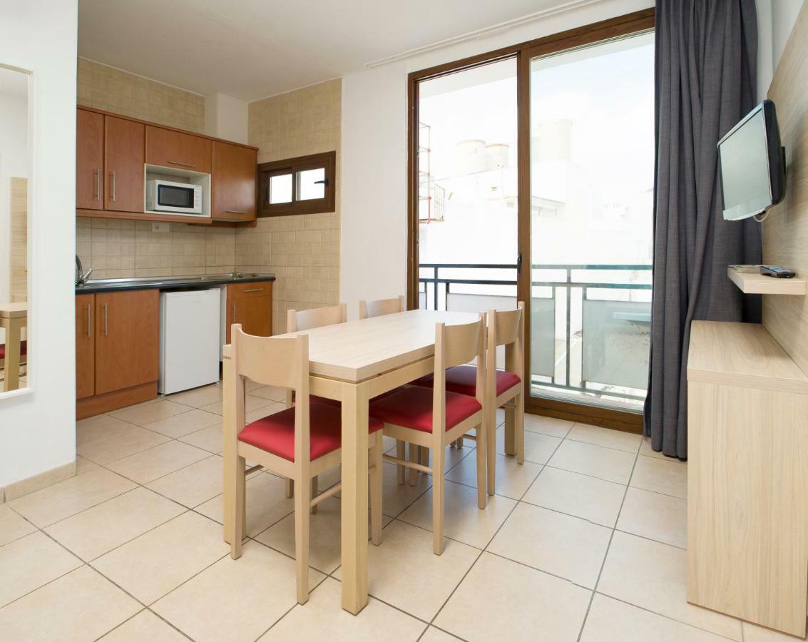 Apartamentos Tramuntana San Antonio  Exterior photo