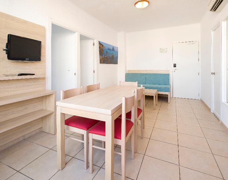 Apartamentos Tramuntana San Antonio  Exterior photo